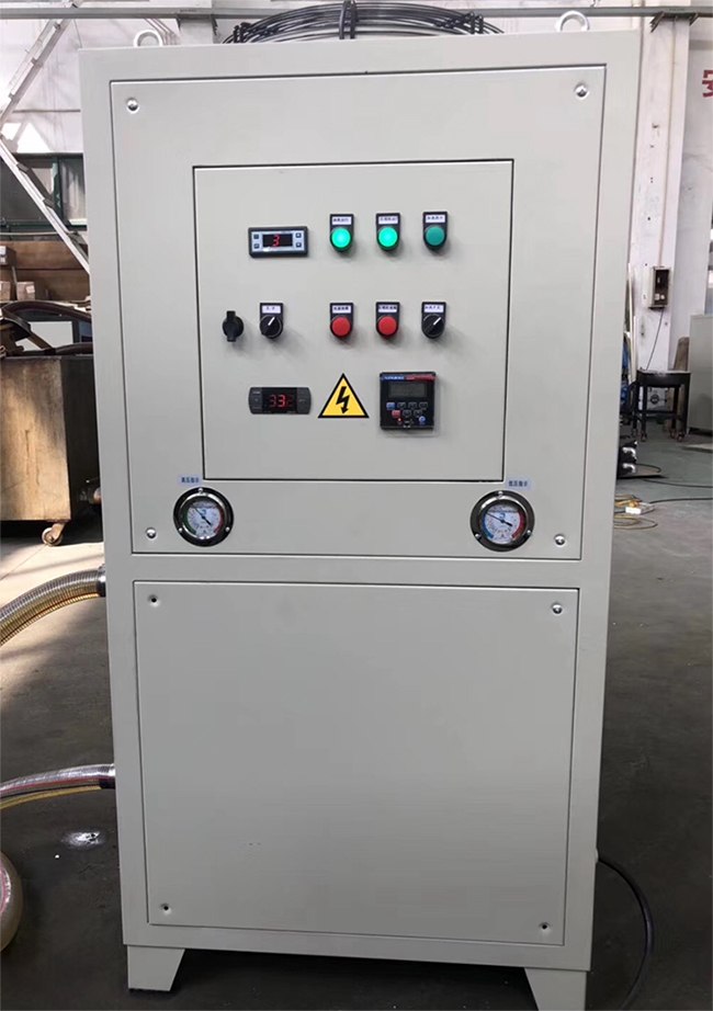 制冷加熱兩用油冷機(jī) 制冷加熱兩用油冷機(jī)